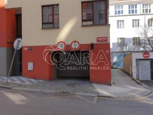 Prodej garážového stání, Praha - Žižkov, Baranova, 14 m2