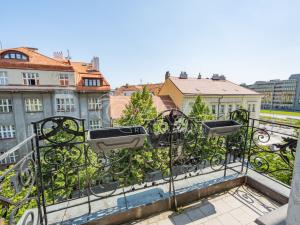 Prodej bytu 6+kk a větší, Praha - Dejvice, Bubenečská, 256 m2