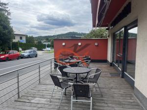 Pronájem restaurace, Rožnov pod Radhoštěm, Partyzánská, 200 m2