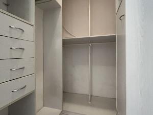 Pronájem bytu 1+kk, Praha - Holešovice, U smaltovny, 26 m2