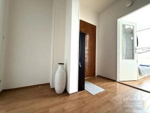Pronájem bytu 3+1, Praha - Kobylisy, Frýdlantská, 73 m2