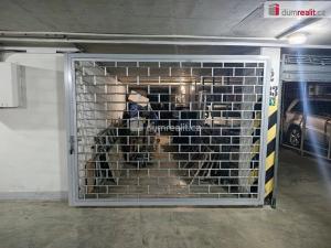 Prodej garáže, Praha - Košíře, Zahradníčkova, 40 m2