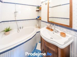 Prodej bytu 3+1, Praha - Kamýk, Zárubova, 84 m2