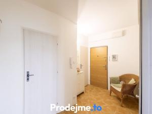 Prodej bytu 3+1, Praha - Kamýk, Zárubova, 84 m2