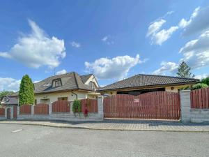 Prodej rodinného domu, Klínec, 298 m2