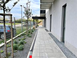 Pronájem bytu 1+kk, Praha - Stodůlky, Holýšovská, 32 m2