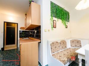 Prodej bytu 2+1, Plzeň - Doubravka, Ke Špitálskému lesu, 58 m2