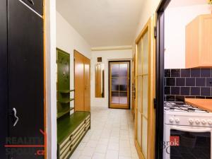 Prodej bytu 2+1, Plzeň - Doubravka, Ke Špitálskému lesu, 58 m2