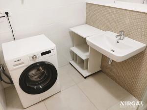 Pronájem bytu 3+kk, Praha - Libeň, Novovysočanská, 62 m2