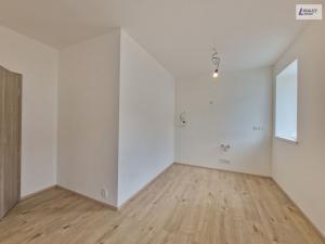 Prodej bytu 2+kk, Líšťany - Hunčice, 46 m2