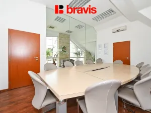 Pronájem kanceláře, Hradčany, Tišnovská, 1016 m2