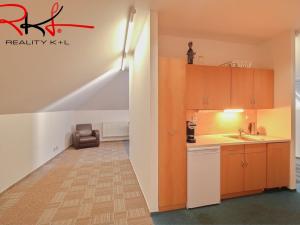 Pronájem kanceláře, Roudnice nad Labem, Husovo náměstí, 101 m2
