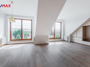 Pronájem bytu 2+kk, Praha - Dolní Chabry, U jízdárny, 82 m2