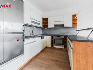 Pronájem bytu 2+kk, Praha - Dolní Chabry, U jízdárny, 82 m2