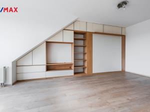 Pronájem bytu 2+kk, Praha - Dolní Chabry, U jízdárny, 82 m2