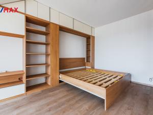 Pronájem bytu 2+kk, Praha - Dolní Chabry, U jízdárny, 82 m2
