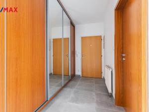 Pronájem bytu 2+kk, Praha - Dolní Chabry, U jízdárny, 82 m2