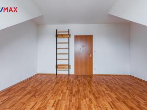 Pronájem bytu 2+kk, Praha - Dolní Chabry, U jízdárny, 82 m2