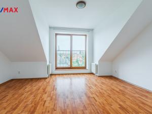 Pronájem bytu 2+kk, Praha - Dolní Chabry, U jízdárny, 82 m2
