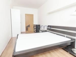 Pronájem bytu 2+kk, Praha, Pastevců, 55 m2