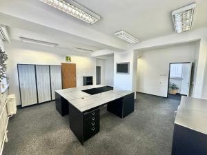 Pronájem kanceláře, Karviná, Masarykovo nám., 109 m2