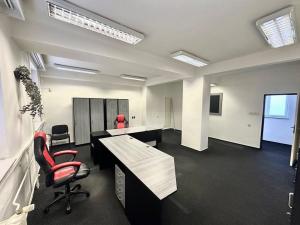 Pronájem kanceláře, Karviná, Masarykovo nám., 109 m2