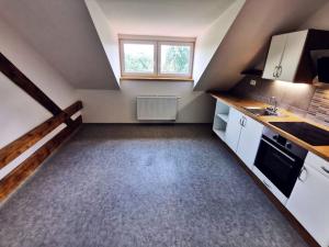 Pronájem bytu 2+kk, Sušice - Sušice II, Hrádecká, 49 m2