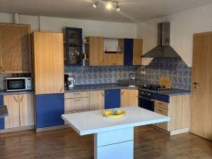 Prodej bytu 4+kk, Karlovy Vary - Rybáře, Sokolovská, 75 m2