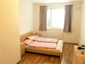 Pronájem bytu 2+kk, Praha - Modřany, Fikerova, 67 m2