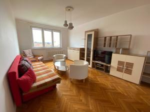Pronájem bytu 1+1, České Budějovice - České Budějovice 6, Brožíkova, 38 m2