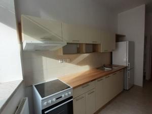 Pronájem bytu 1+1, Trhové Sviny, Husova, 40 m2