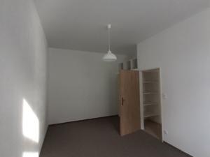 Pronájem bytu 1+1, Trhové Sviny, Husova, 40 m2