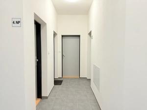Pronájem bytu 1+kk, Milovice, Slepá, 32 m2