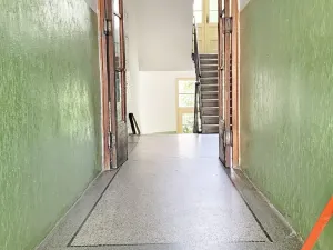 Pronájem bytu 1+kk, Praha - Nusle, U křížku, 27 m2