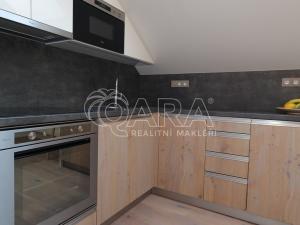 Pronájem bytu 2+1, Praha - Smíchov, U Santošky, 80 m2