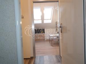 Pronájem bytu 2+1, Praha - Smíchov, U Santošky, 80 m2