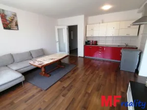 Pronájem bytu 2+kk, Hradec Králové, Farářství, 52 m2