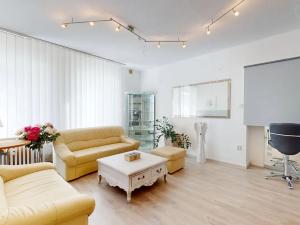 Pronájem komerční nemovitosti, Benešov, Hráského, 67 m2