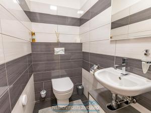 Prodej bytu 3+1, Znojmo, Dukelských bojovníků, 75 m2