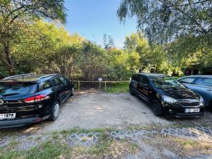 Pronájem garážového stání, Praha, Černokostelecká, 13 m2