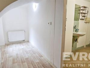 Pronájem komerční nemovitosti, Kolín - Kolín IV, Školská, 31 m2