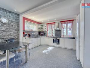 Prodej výrobních prostor, Lhůta, 1220 m2