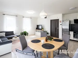 Pronájem bytu 3+kk, Hovorčovice, Střední, 76 m2