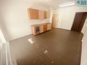 Pronájem obchodního prostoru, Pelhřimov, Dolnokubínská, 27 m2