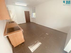 Pronájem obchodního prostoru, Pelhřimov, Dolnokubínská, 27 m2