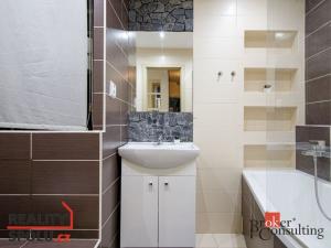 Prodej bytu 2+kk, Ostrava - Moravská Ostrava, Živičná, 51 m2