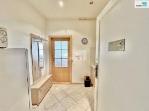 Pronájem bytu 1+kk, Praha - Michle, Adamovská, 45 m2