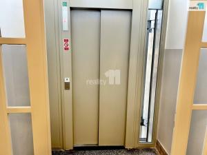 Pronájem bytu 1+kk, Praha - Michle, Adamovská, 45 m2