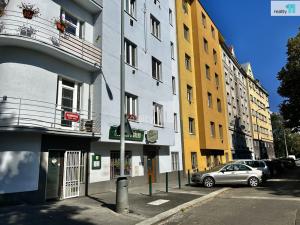 Pronájem bytu 1+kk, Praha - Michle, Adamovská, 45 m2