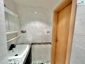 Pronájem bytu 1+kk, Praha - Michle, Adamovská, 45 m2